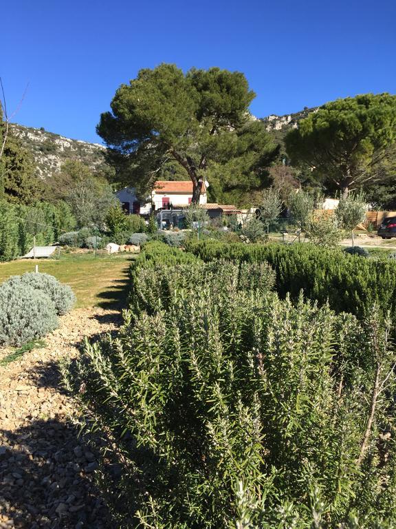 Au Havre De Paix Sainte Victoire Vauvenargues Hotel Exterior foto